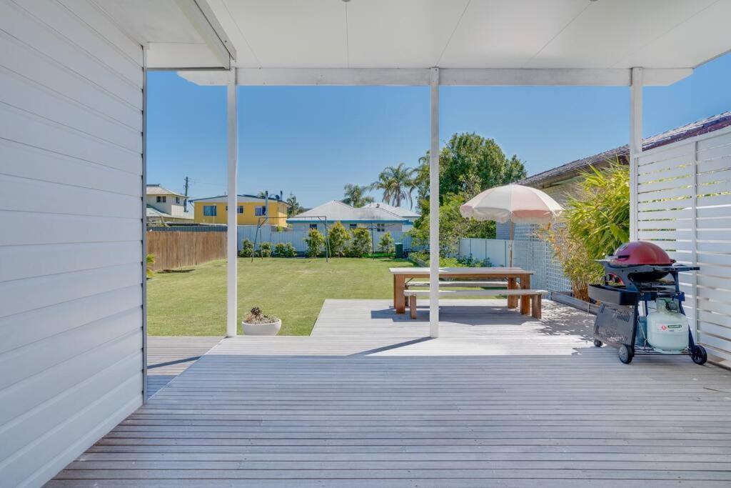 Wallis Lakehouse Villa Tuncurry Exterior photo